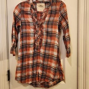 Hollister v neck shirt 👕